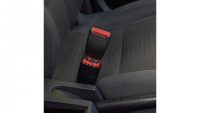 4CARS Biztonsági öv rögzítő a rögzítőmechanizmussal