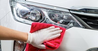 Hogyan tisztítsuk célszerűen a fényszórókat? Íme néhány egyszerű tipp