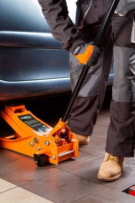 Nízkoprofilový hydraulický zdvihák NEO TOOLS 2,5T