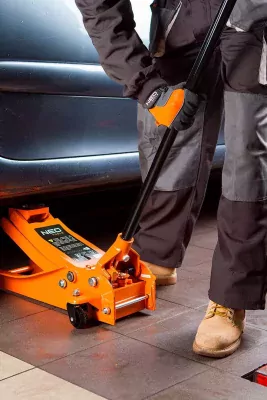 Nízkoprofilový hydraulický zdvihák NEO TOOLS 2,5T