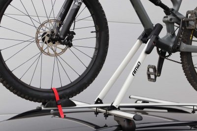 Strešny´ nosič bicyklov RBR-02