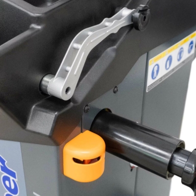Vyvažovačka kolies automobilu Weber Expert Series Precision-3D Sonar III