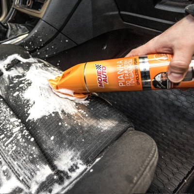 MOJE AUTO Pena na čistenie čalúnenia s neutralizátorom zápachu 520 ml + Kefka