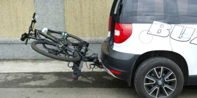 BUZZRACK EAZZY 2 - nosič 2 bicyklov na ťažné zariadenie
