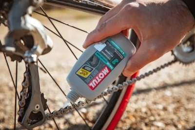 Motul Bike Care - Chain Lube Wet Road - 100ml reťazový olej