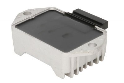 Regulator napona Piaggio / Gilera 50 2T 8-pinski (motori Piaggio dvotaktni) (ugrađeni prekidač pokazivača smjera)