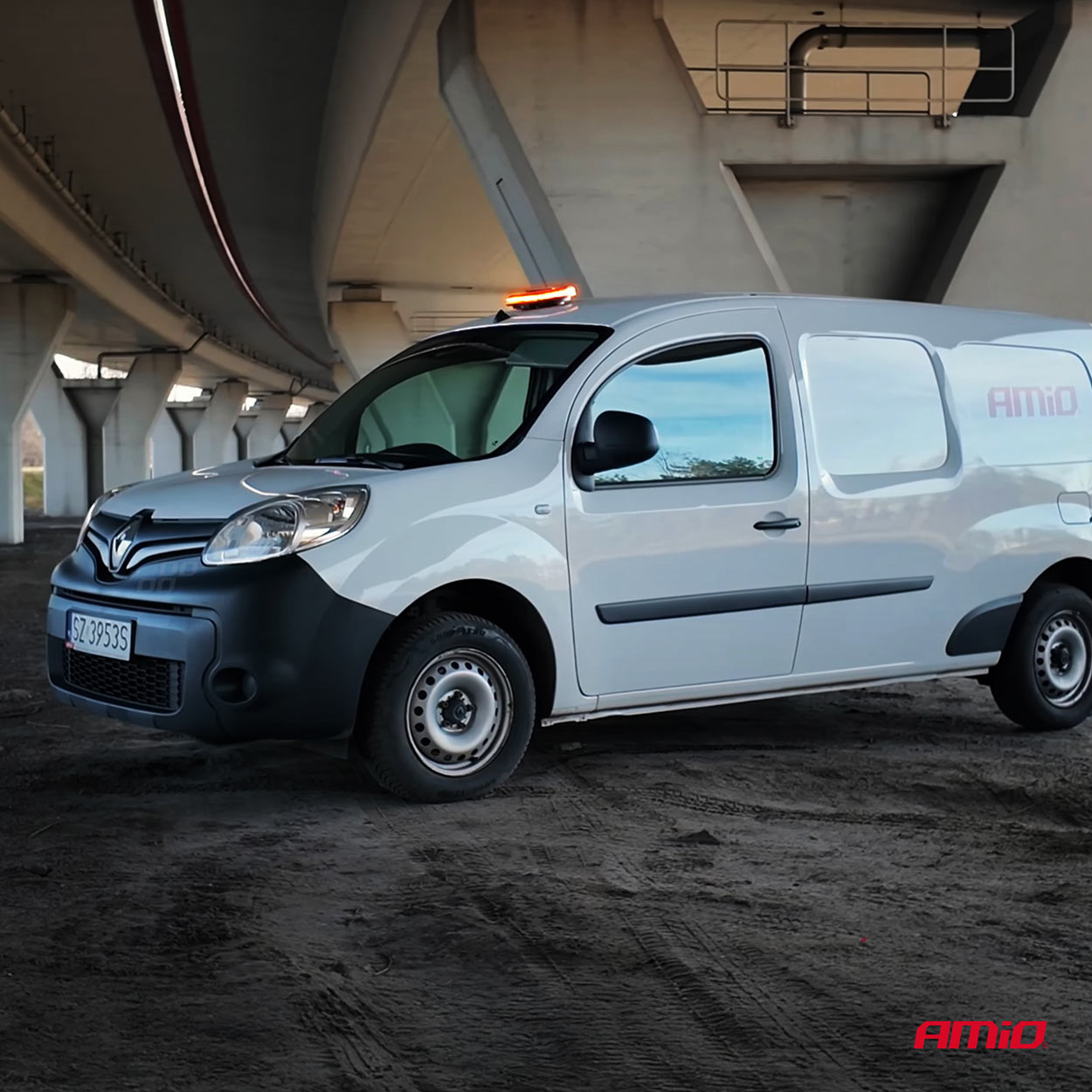 Bezdrôtová svetelná lišta LED R65 R10 326x186x63 26W 12/24V AMiO-04369