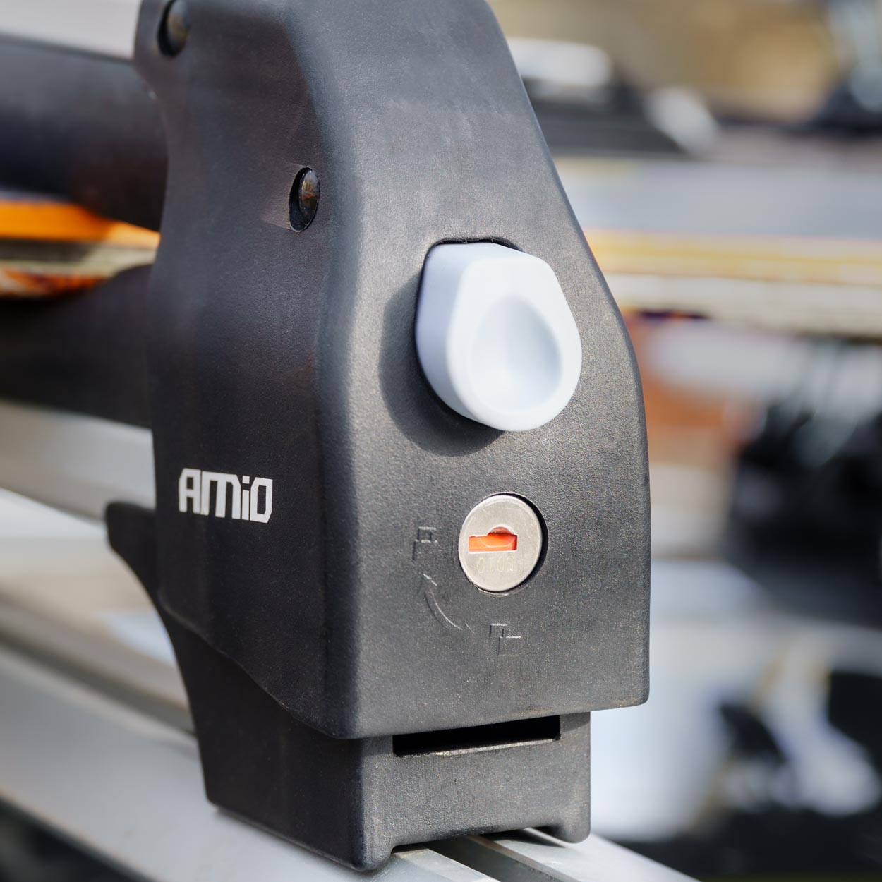 Strešný nosič na lyže/snowboard 570mm SSR-01S AMiO-02590