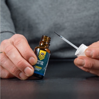K2 - Základný náter WC-70 pre kyanoakrylátové lepidlá 20ml