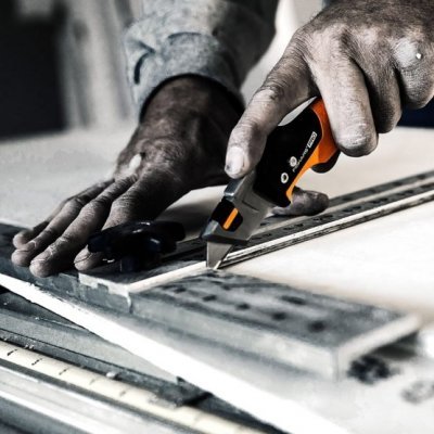 Fiskars univerzální nůž skládací CarboMax