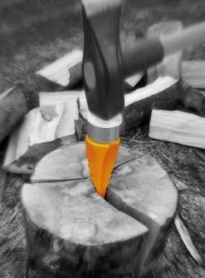 Fiskars klín štípací spirálový SAFE-T
