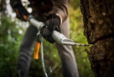 Fiskars lopatka s obracákem WoodXpert M