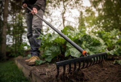 Fiskars hrábě univerzální Solid