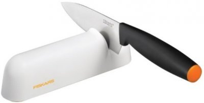 Fiskars ostřič na nože Roll-Sharp Functional Form, bílý