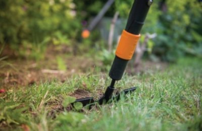 Fiskars nůž na okraje trávníků QuikFit