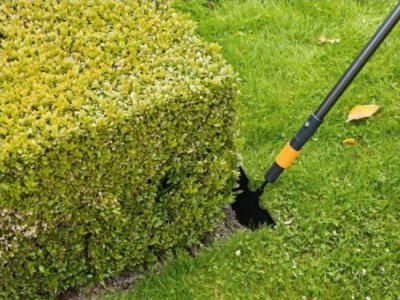 Fiskars nůž na okraje trávníků QuikFit