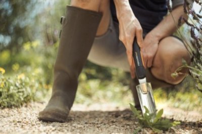 Fiskars vypichovák plevele Xact
