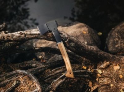 Fiskars univerzální sekera Norden N10