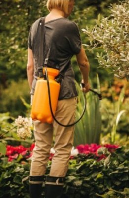 Fiskars tlakový rozprašovač 5 l
