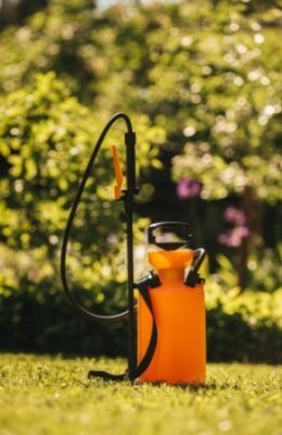 Fiskars tlakový rozprašovač 5 l