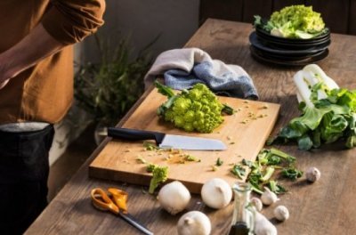 Fiskars nůž Santoku Hard Edge 16 cm