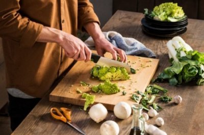 Fiskars nůž Santoku Hard Edge 16 cm