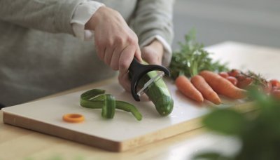 Fiskars škrabka Functional Form ve tvaru Y