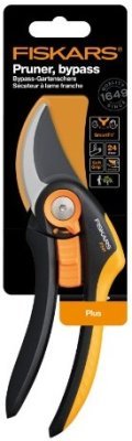Fiskars dvoučepelové zahradní nůžky Plus P541