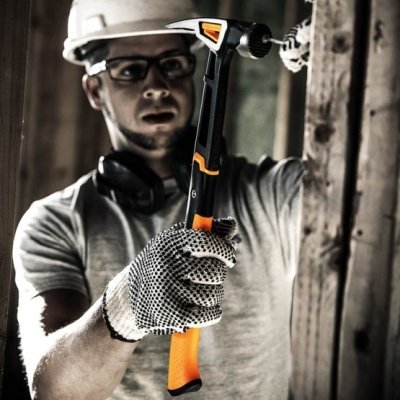 Fiskars tesařské kladivo XXL 22oz/16” s vroubkovanou údernou plochou