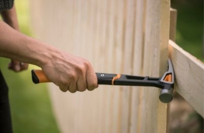 Fiskars tesařské kladivo XL 20oz/15,5"