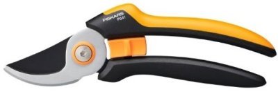 Fiskars dvoučepelové zahradní nůžky Solid P341