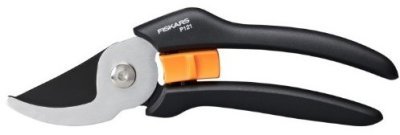 Fiskars dvoučepelové zahradní nůžky Solid P121