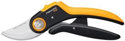 Fiskars dvoučepelové zahradní nůžky Plus P721