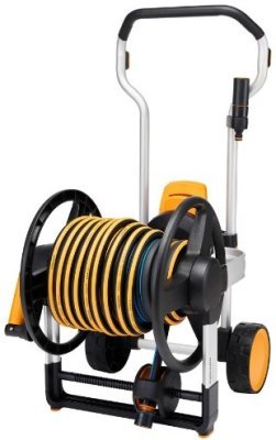Fiskars buben XL manuální s kolečky, dosah 20 m