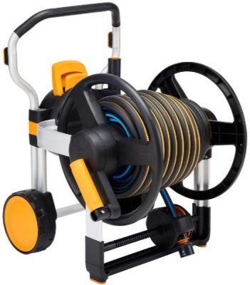 Fiskars buben XL manuální s kolečky, dosah 20 m