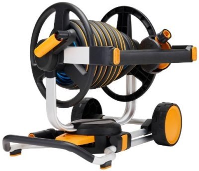 Fiskars buben XL manuální s kolečky, dosah 20 m