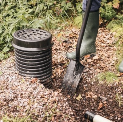 Fiskars špičatý rýč Ergonomic PRO drenážní