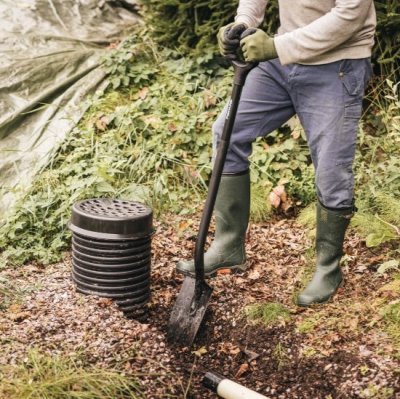 Fiskars špičatý rýč Ergonomic PRO drenážní