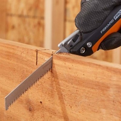 Fiskars skládací pila na dřevo i kov PowerTooth 15 cm