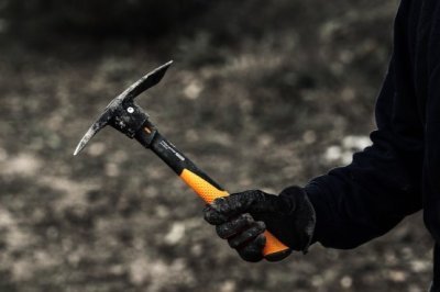 Fiskars krumpáč malý IsoCore S