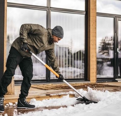 Fiskars hrablo na sníh X-series Roller