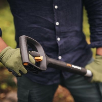 Fiskars teleskopická lopata Xact