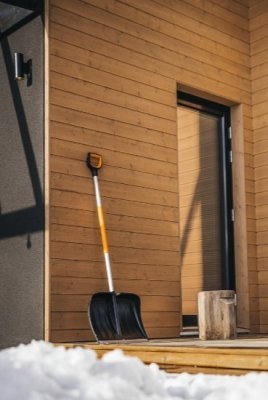 Fiskars hrablo na sníh X-series