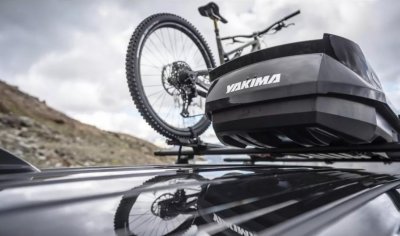 Střešní box Yakima SkyTour 420, Black