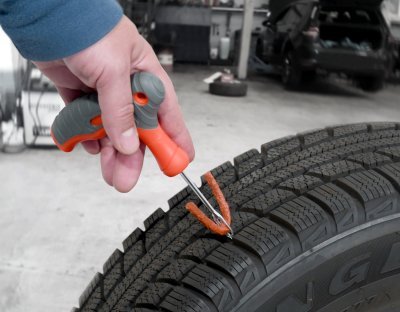 Sada na opravu defektu pneumatiky Compass ergonomická