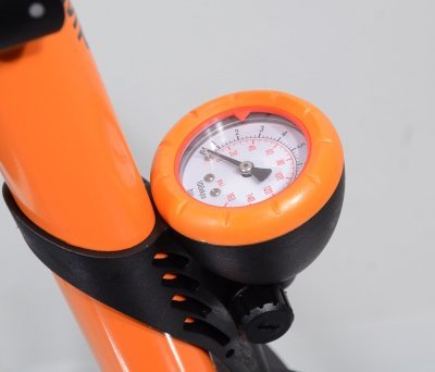 Compass hustilka ruční 530 x 38mm super pump s manometrem