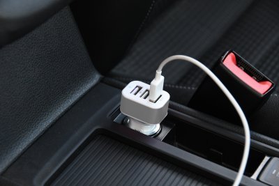 Compass zástrčka 3xusb 12-24v 5v/3100ma