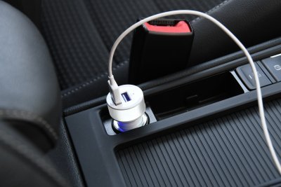 Compass zástrčka 2xusb 12-24v 5v/2100ma