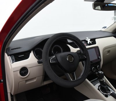 Compass potah volantu natahovací PLUSH černý