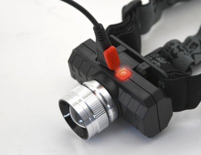 Čelovka SCORPION 90lm XPE ZOOM Cattara nabíjecí